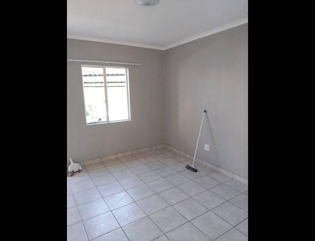 2 BEDROOM PROPERTY TO RENT IN DIE BULT